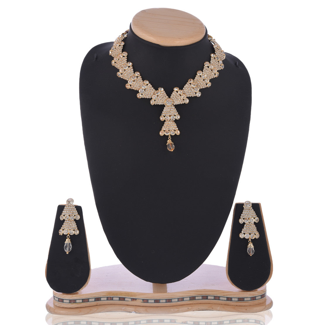 Traditional Designed by Handcrafted Necklace with Earrings for Women | Buy This Necklace Online from Mekkna