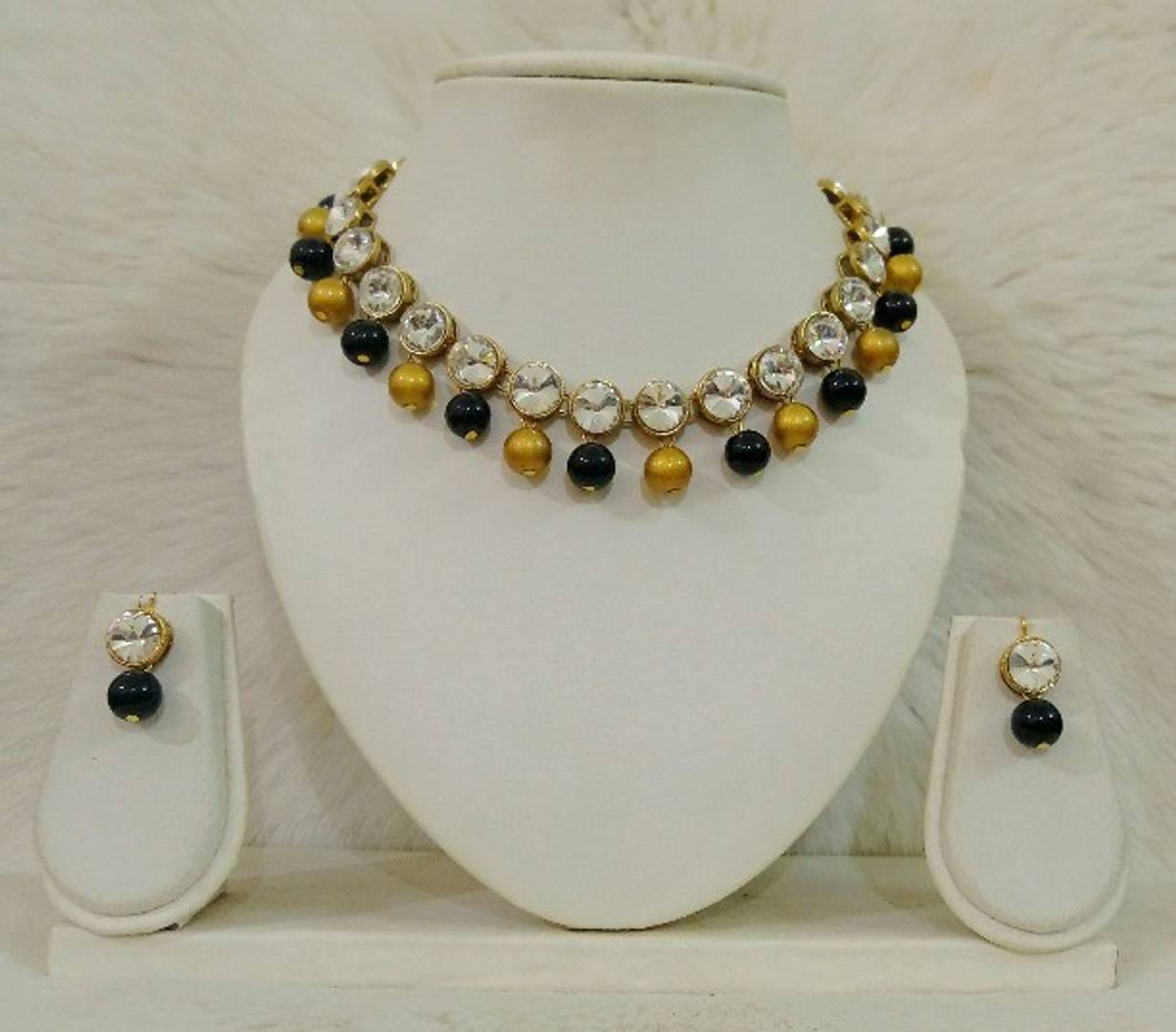 Kundan and Glass Bead Necklace With Earrings