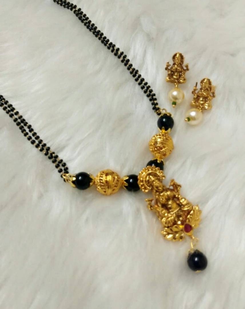 temple Laxmi mangalsutra with earrings