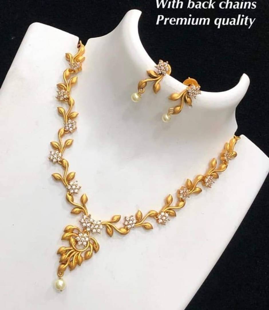 Shimmering Elegant Brass Women's Jewellery Sets