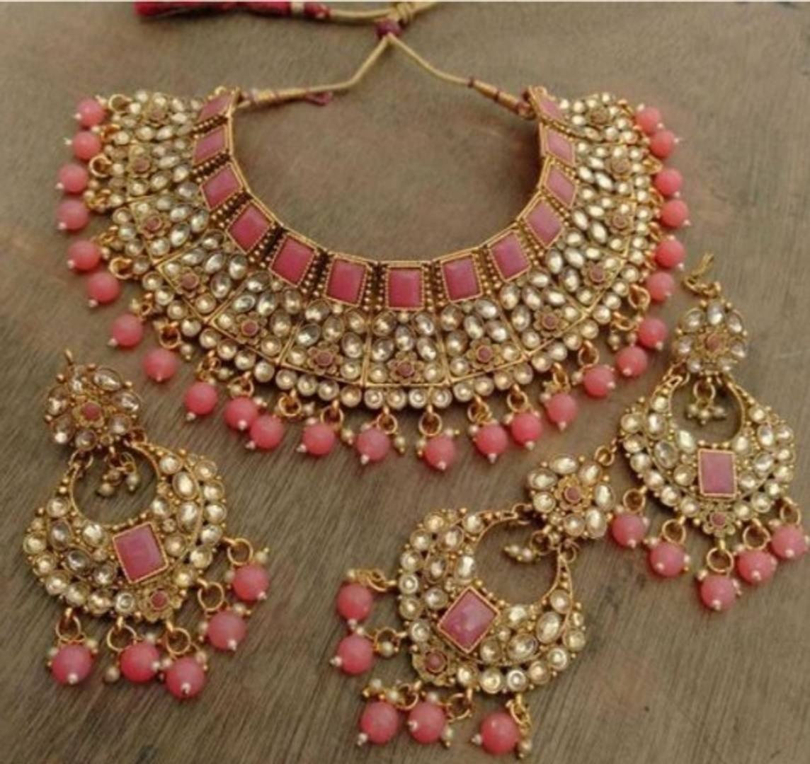 Trendy Alloy Choker with Earring and Mangtika for Women