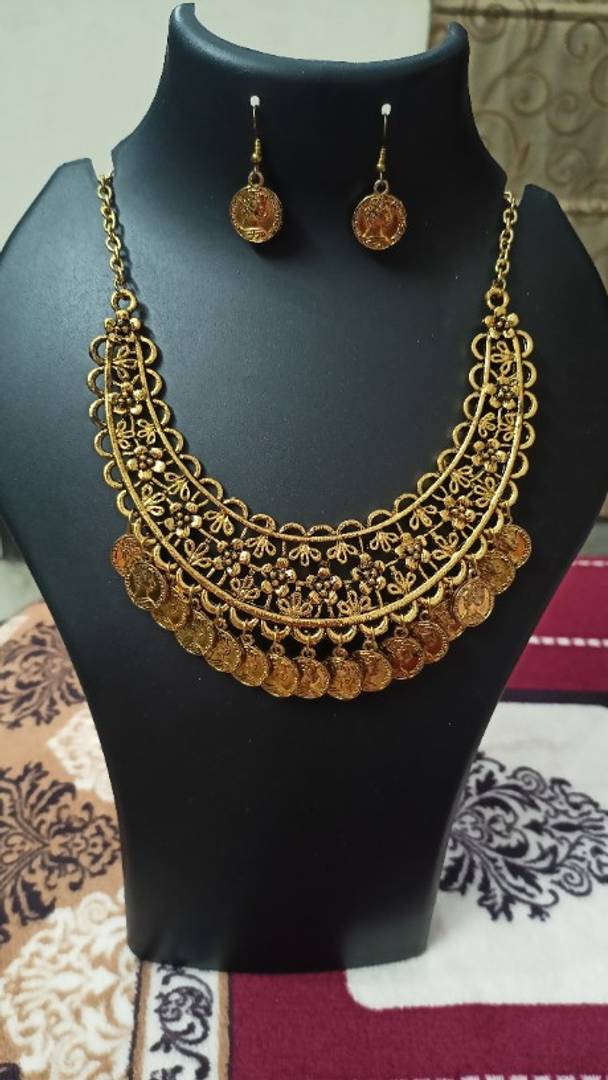 Oxidised golden necklace with earrings