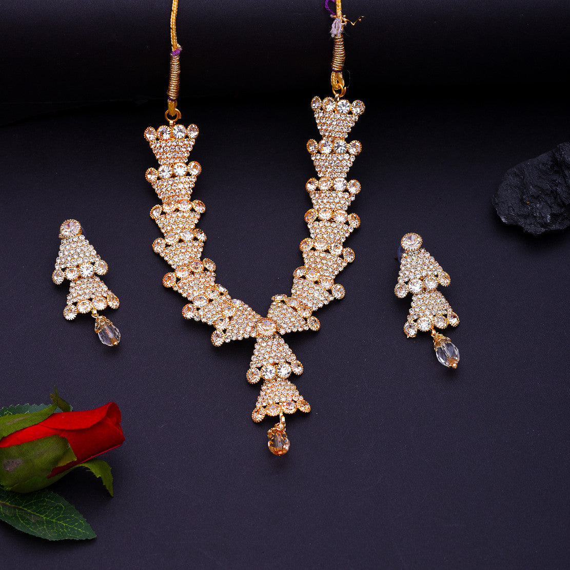 Traditional Designed by Handcrafted Necklace with Earrings for Women | Buy This Necklace Online from Mekkna